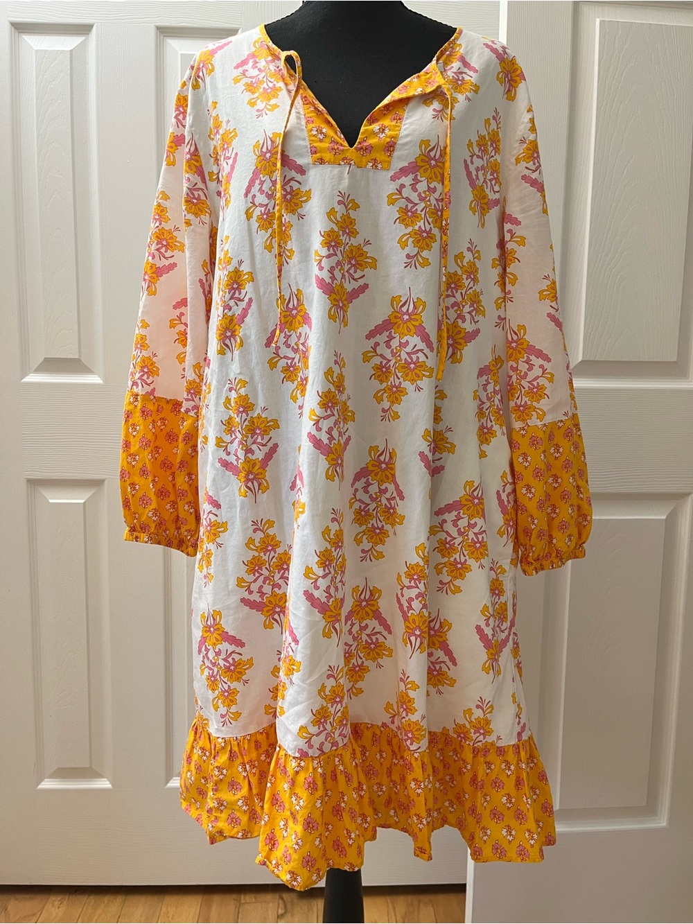 J. Crew White Tunic with Yellow and Pink Floral Trim Sz M EUC